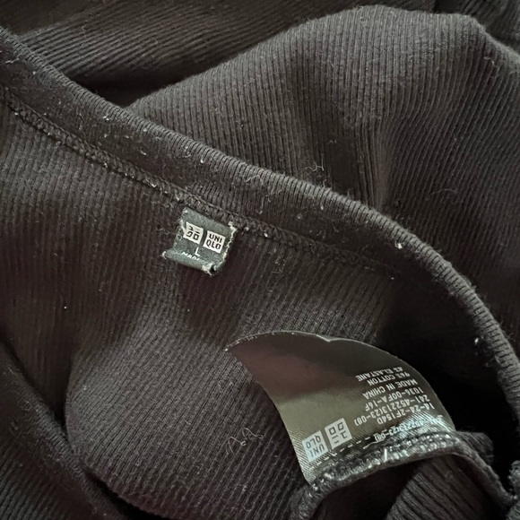 Uniqlo Cotton Tshirts Black/White Bundle - Picture 6 of 6